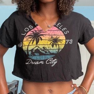 Black cropped shortsleeved shirt